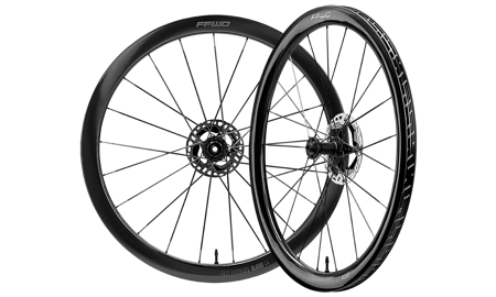 Komplet kół RAW GLOSSY SET FCC (44MM) 21H/21H FFWD/CERAMICSPEED 2:1 DBCL 12MM TA